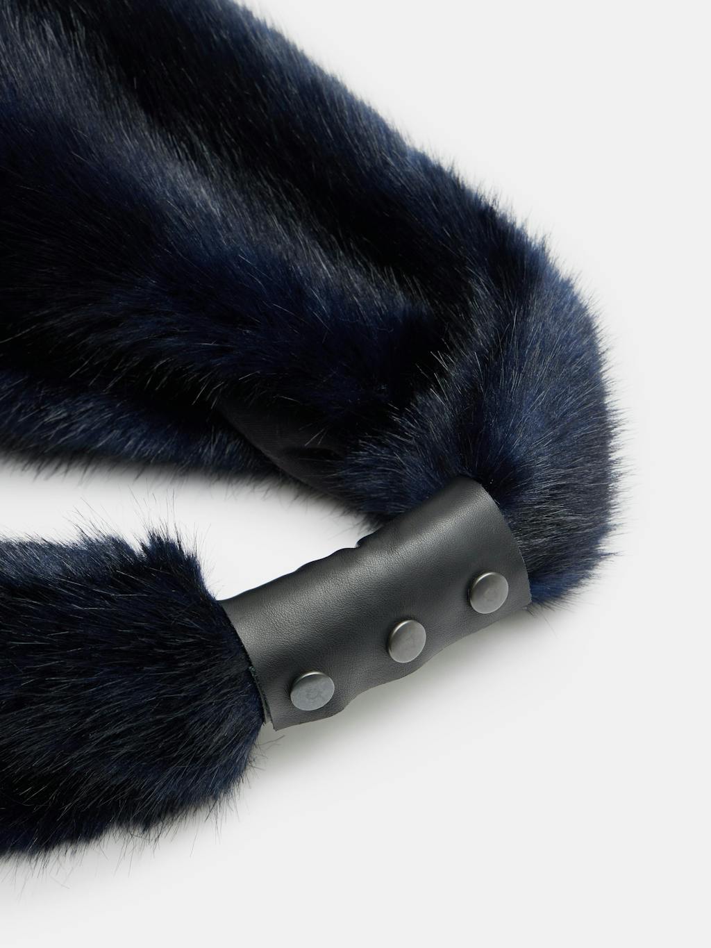 012541-1652-04 Helen Moore Faux Fur Triangle Tote