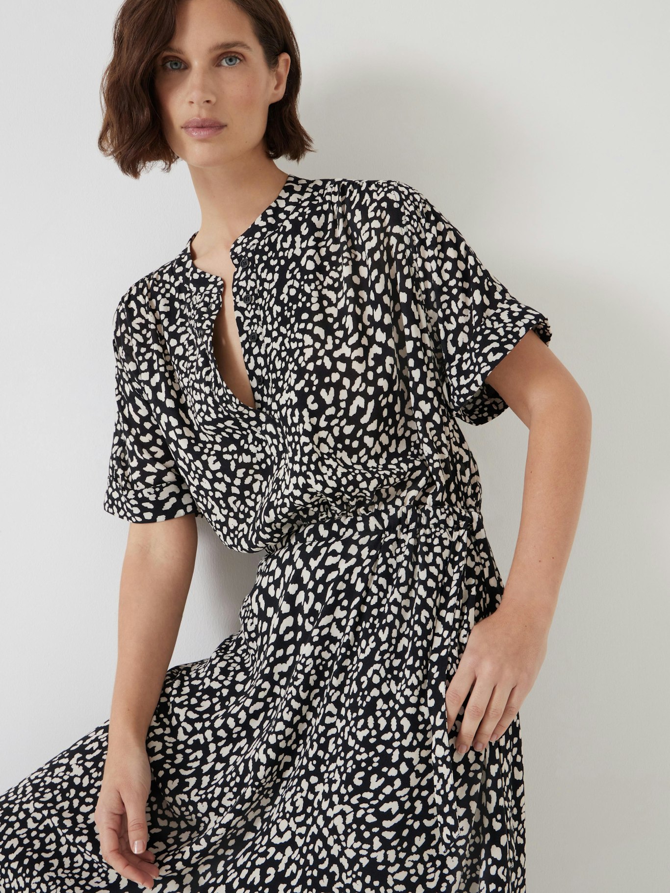 Printed Short Sleeve Midi Shirt Dress | Black And White Leopard | hush Printed Short Sleeve Midi Shirt Dress | Black And White Leopard | hush