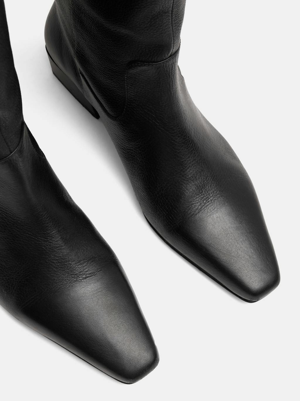 012651-0456-04 Square Toe Knee High Boots