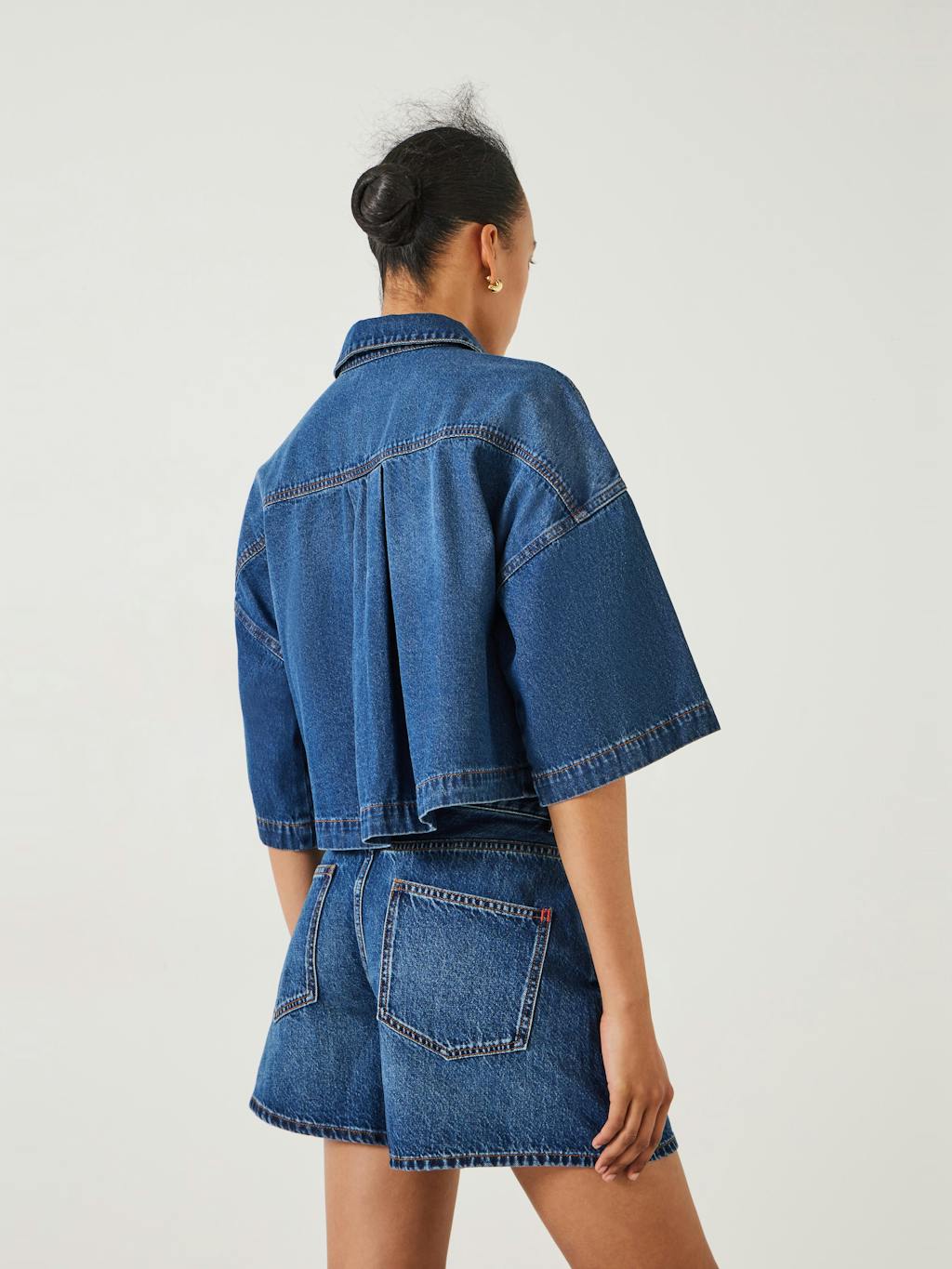 010805-2797-03 Chlo Oversized Cropped Denim Shirt