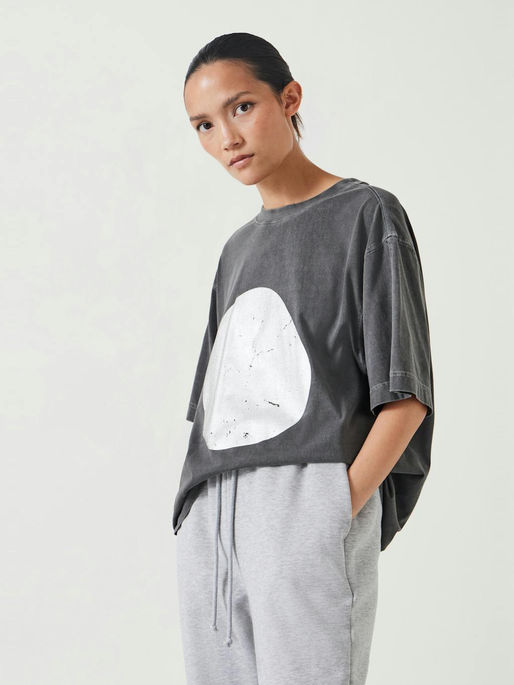 012122-4423-01 Metallic Print Oversized Graphic T-Shirt