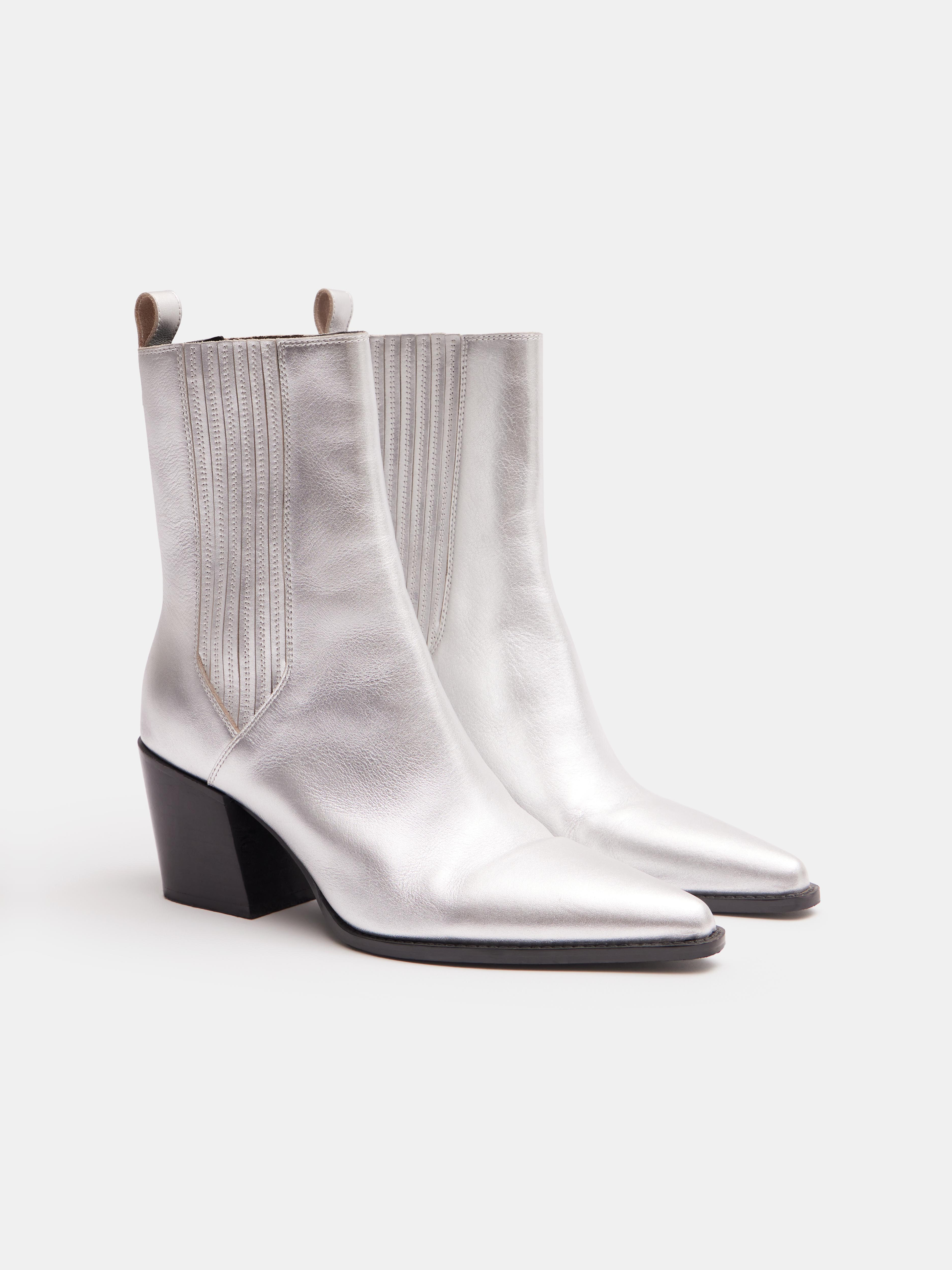 Western Leather Chelsea Boots