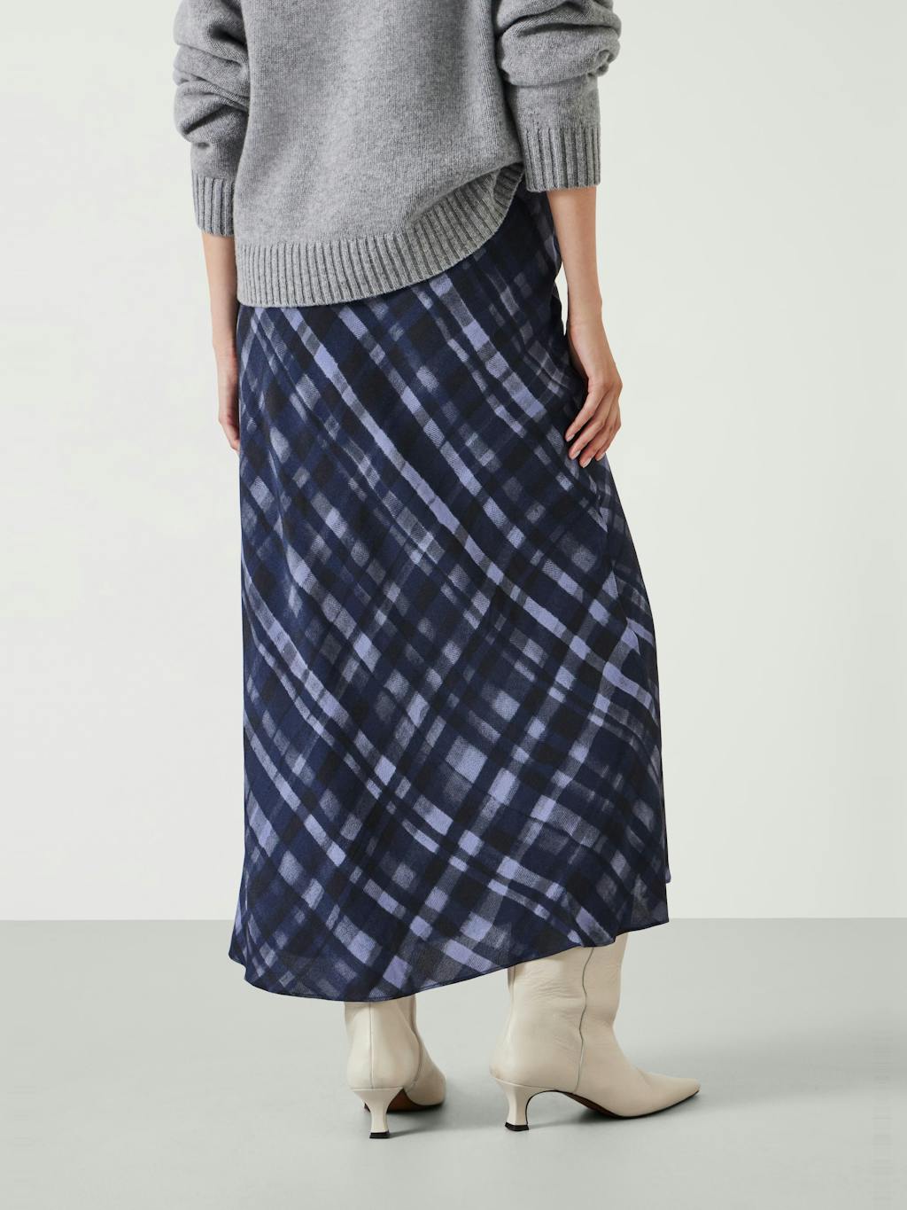 011913-4624-03 Simone Crepe Midi Skirt