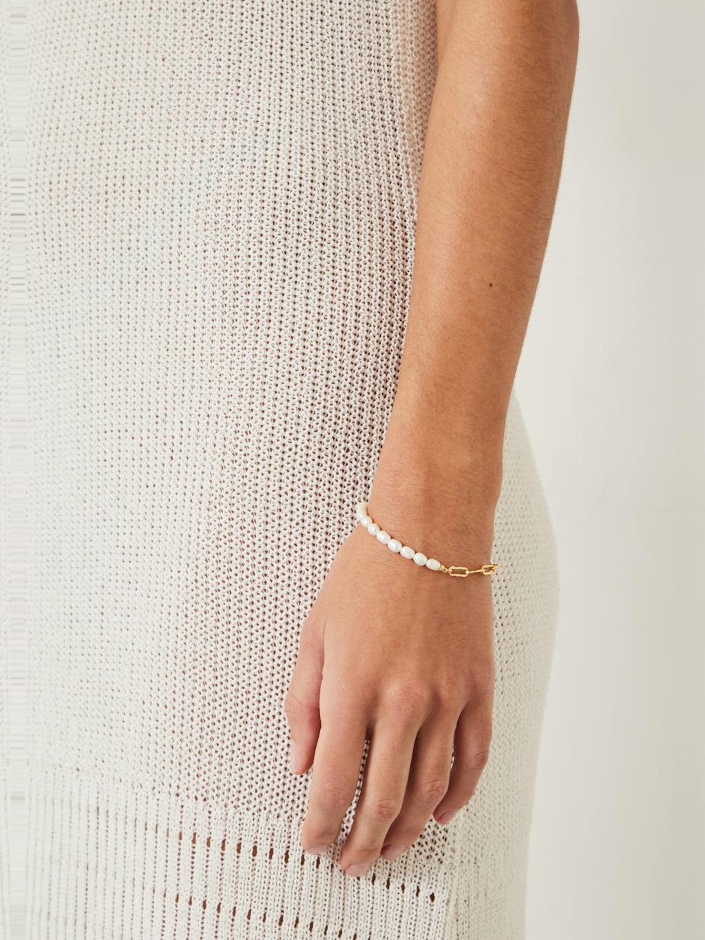 011081-3037-02 Hadley Hammered Pearl Chain Bracelet