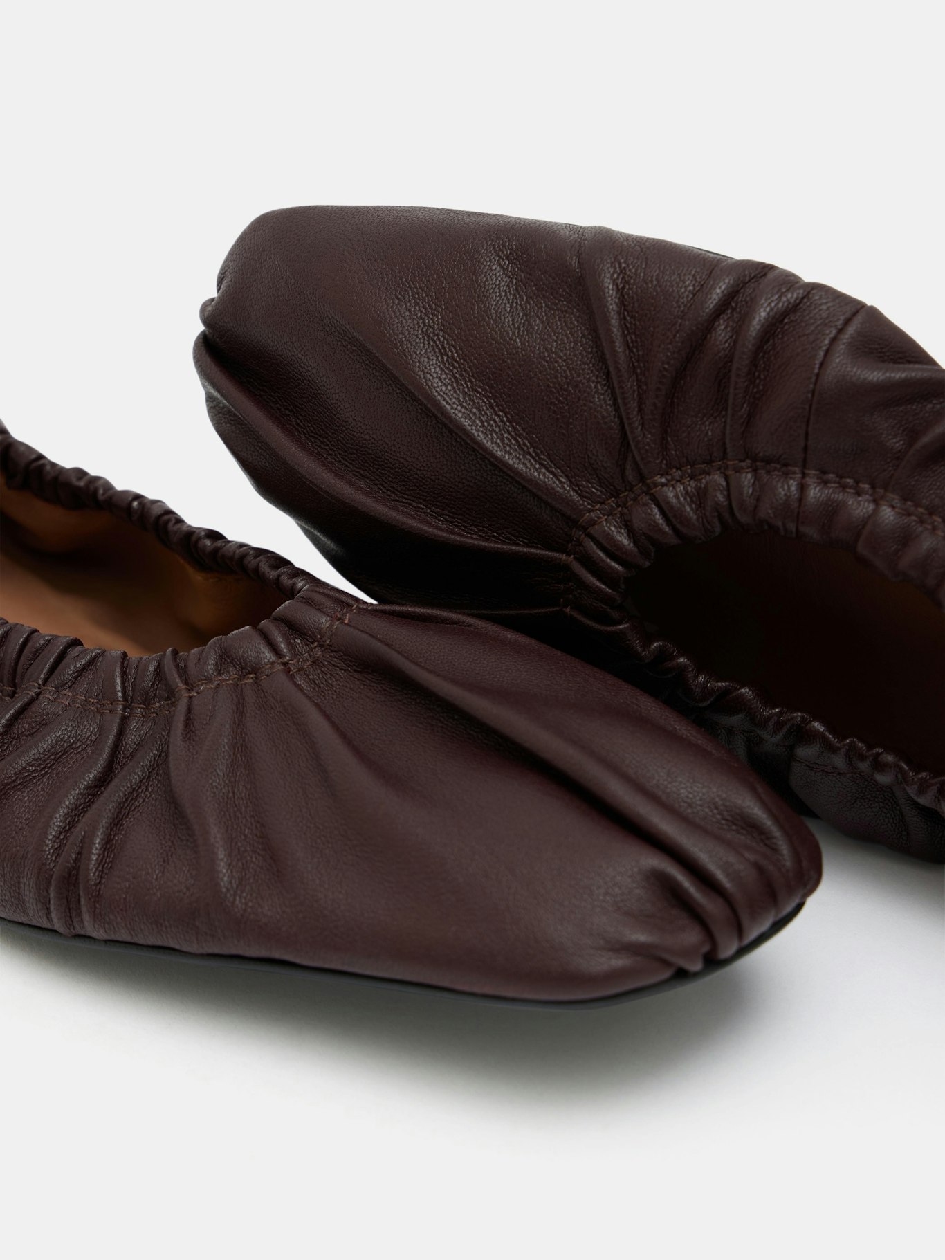 011773-3070-04 Ruby Ruched Leather Ballet Flats