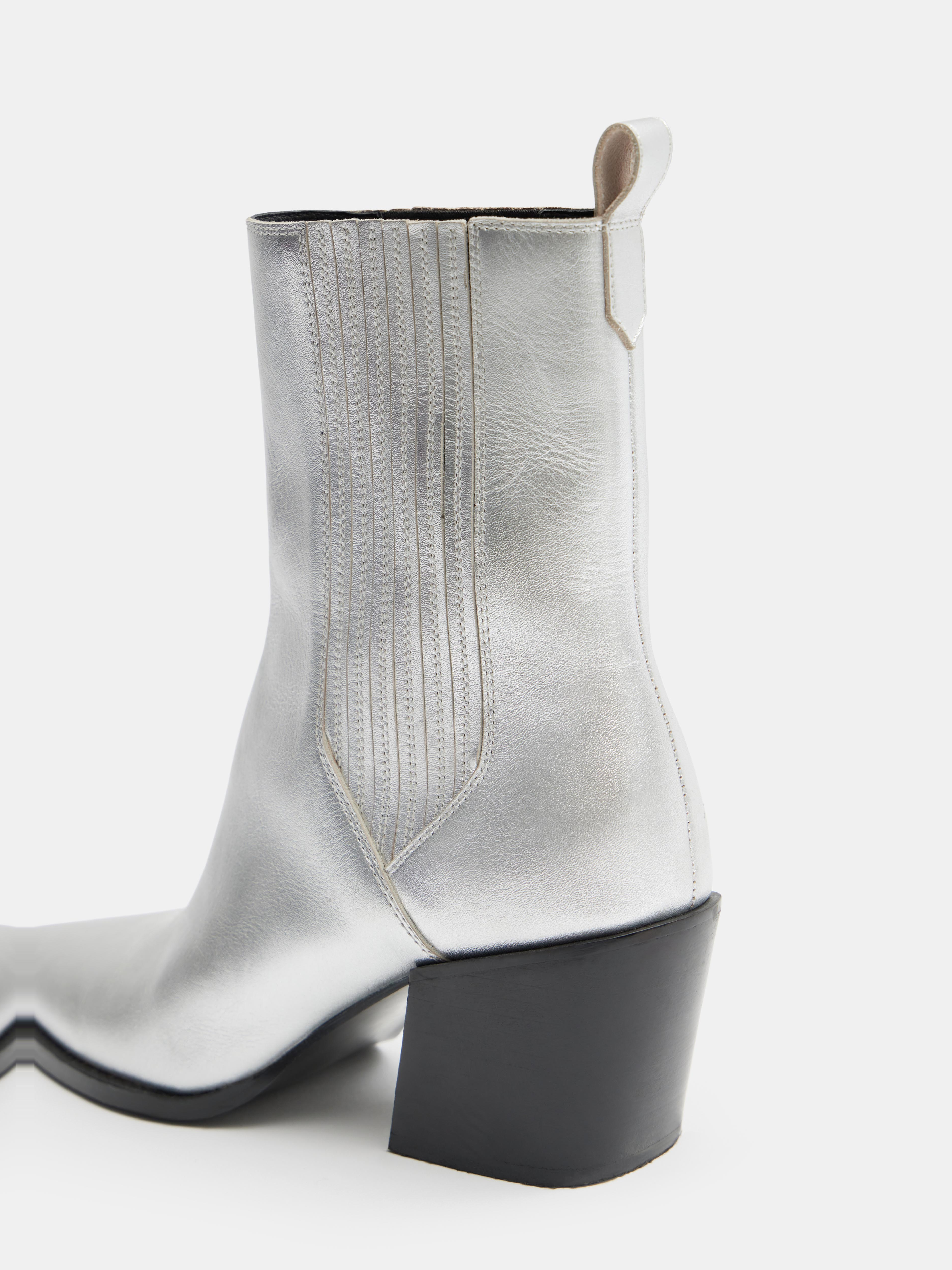 Western Leather Chelsea Boots