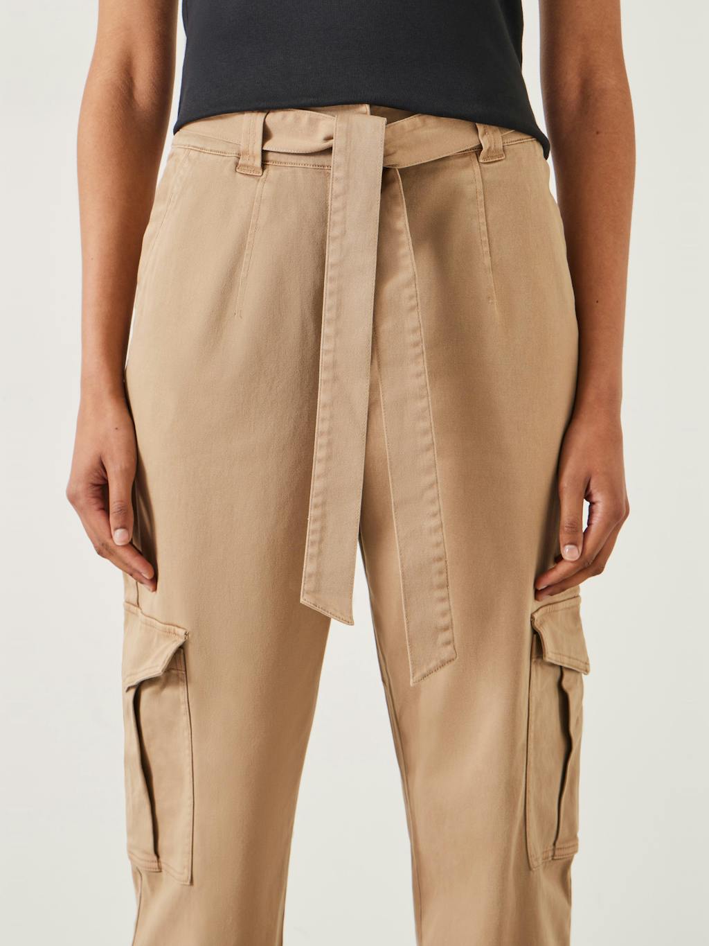 010619-0499-04 High Waist Belted Trousers