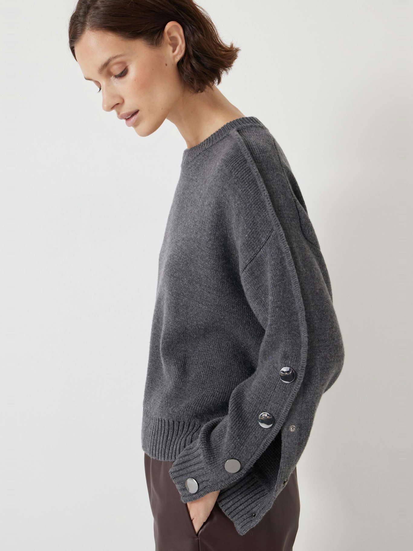 012556-2923-04 Popper Sleeve Crew Knitted Jumper