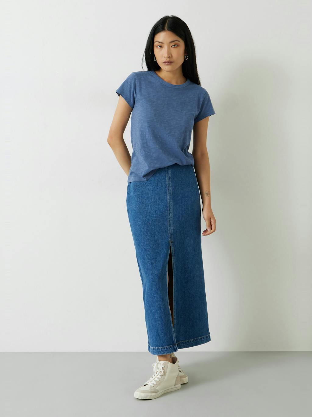 000749-1578-02 Slim Fit Slub Cotton Crew Neck T-Shirt