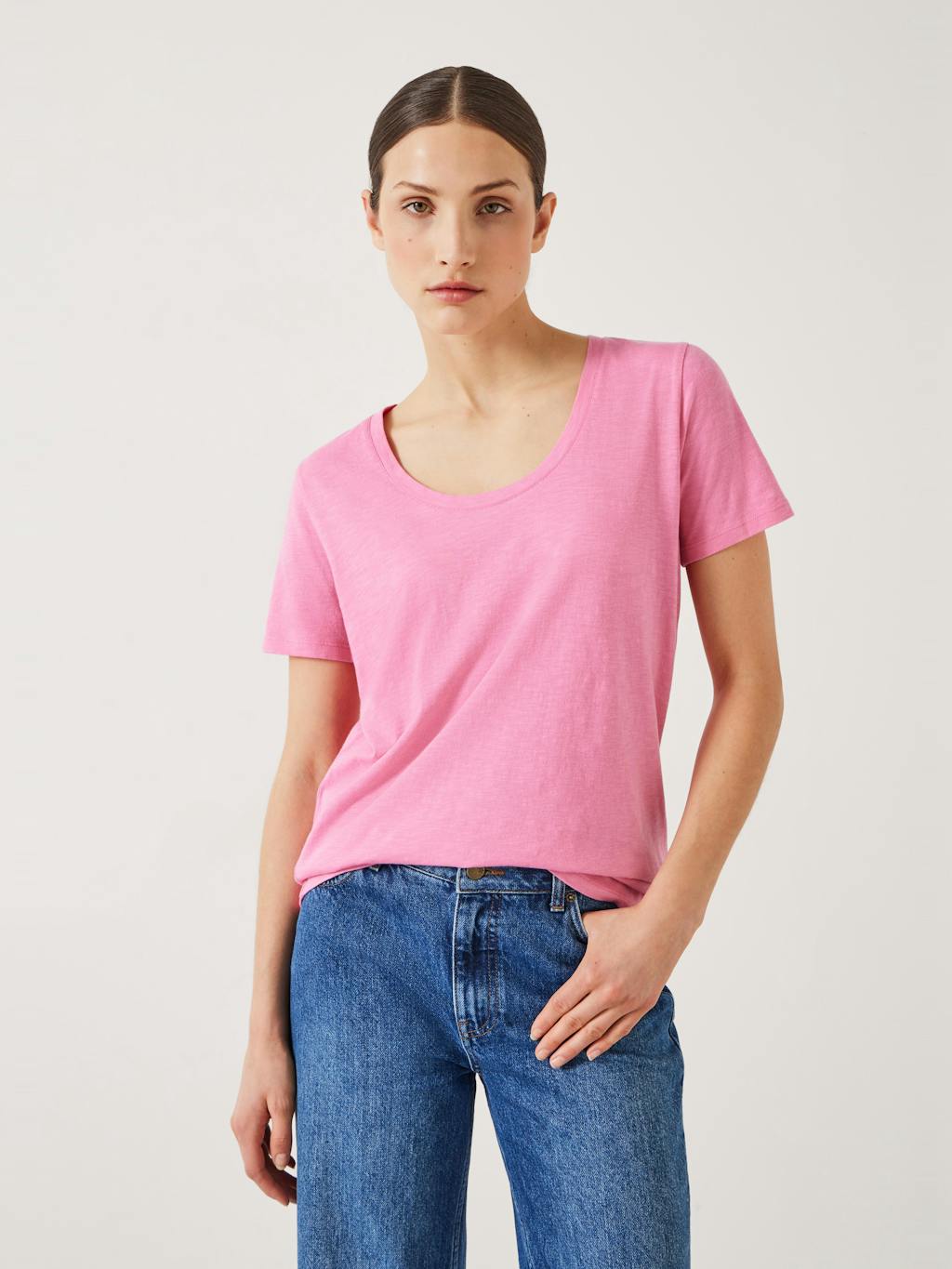 005675-3268-01 Hari Scoop Neck Cotton Slub T-Shirt