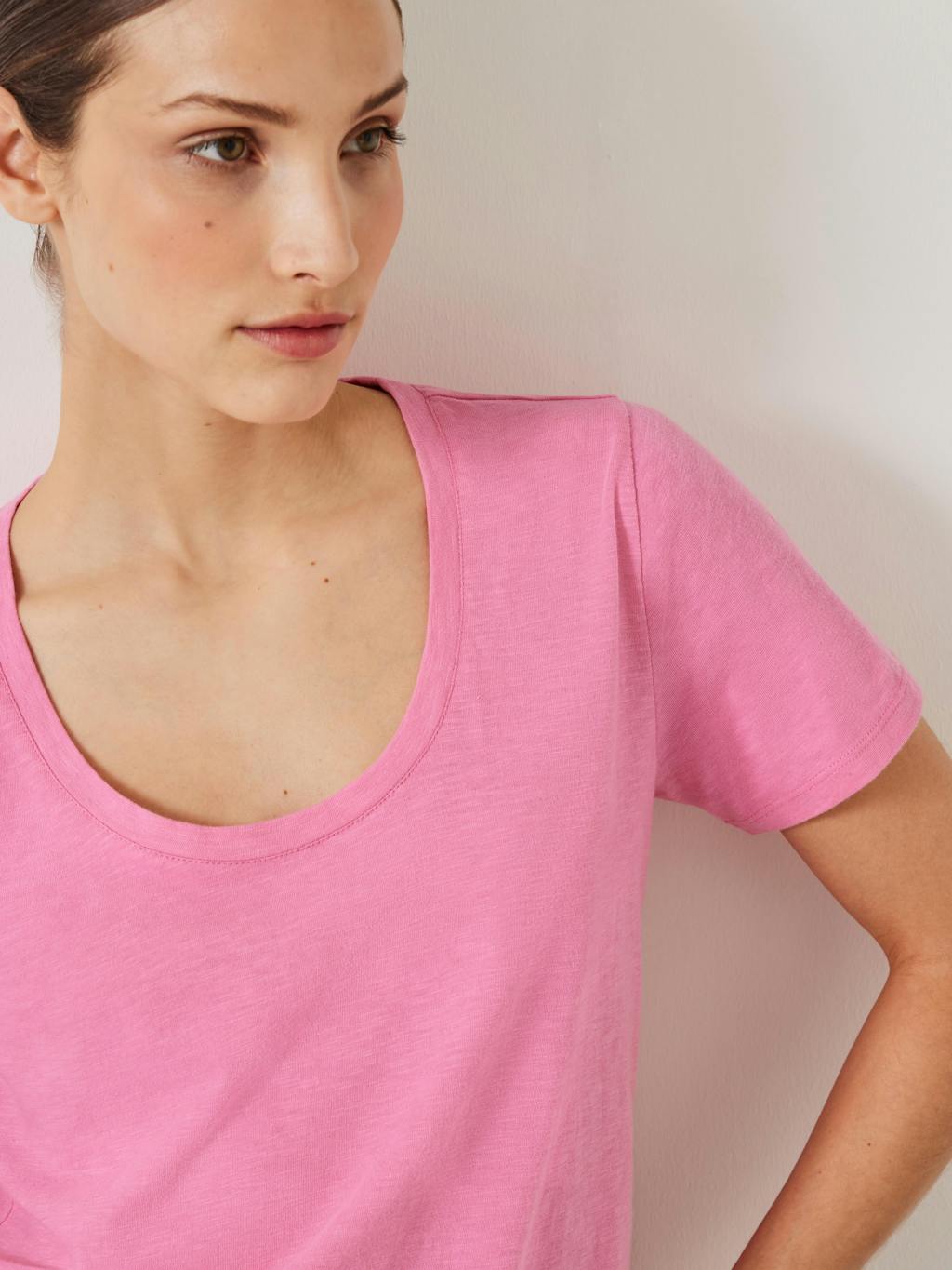 005675-3268-04 Hari Scoop Neck Cotton Slub T-Shirt