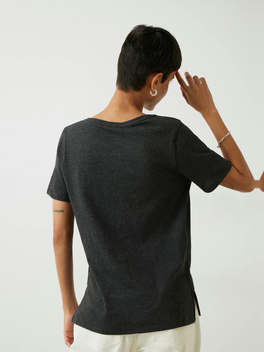 007213-2920-03 Kali Cotton Slub V-Neck T-Shirt