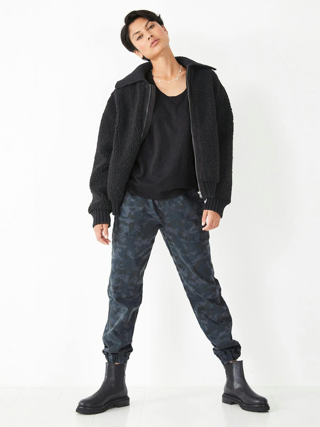 005675-0456-10 Hari Scoop Neck Cotton Slub T-Shirt