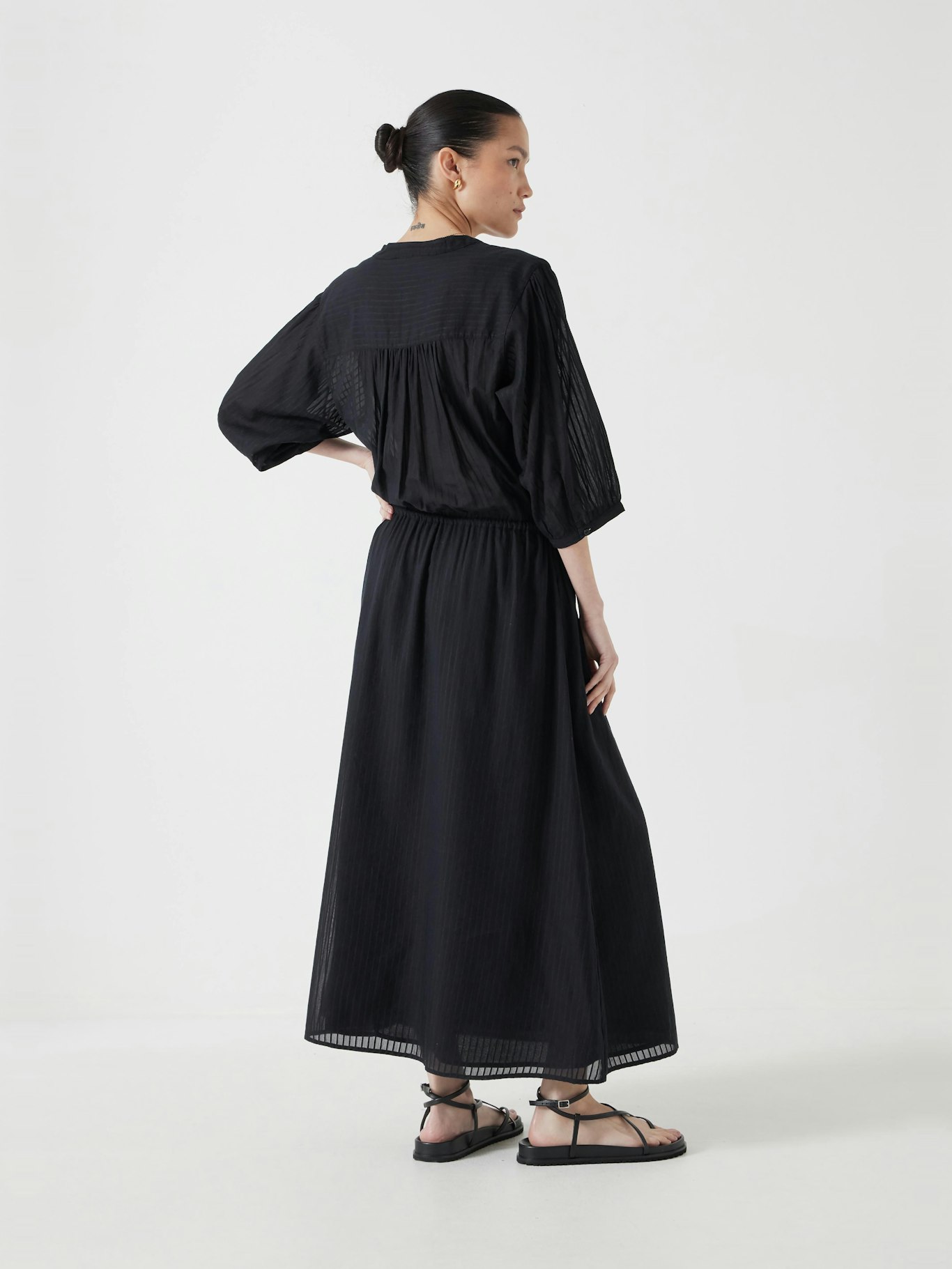 013548-0453-03 Lhea Midi Dress