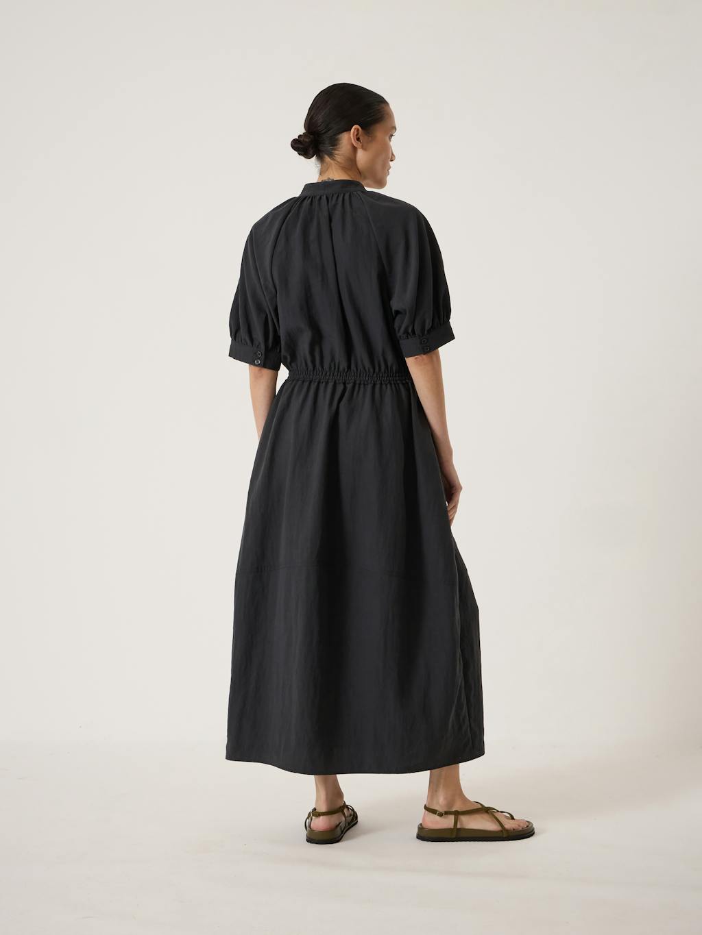 014376-1658-03 Isla Short Sleeve Midi Dress