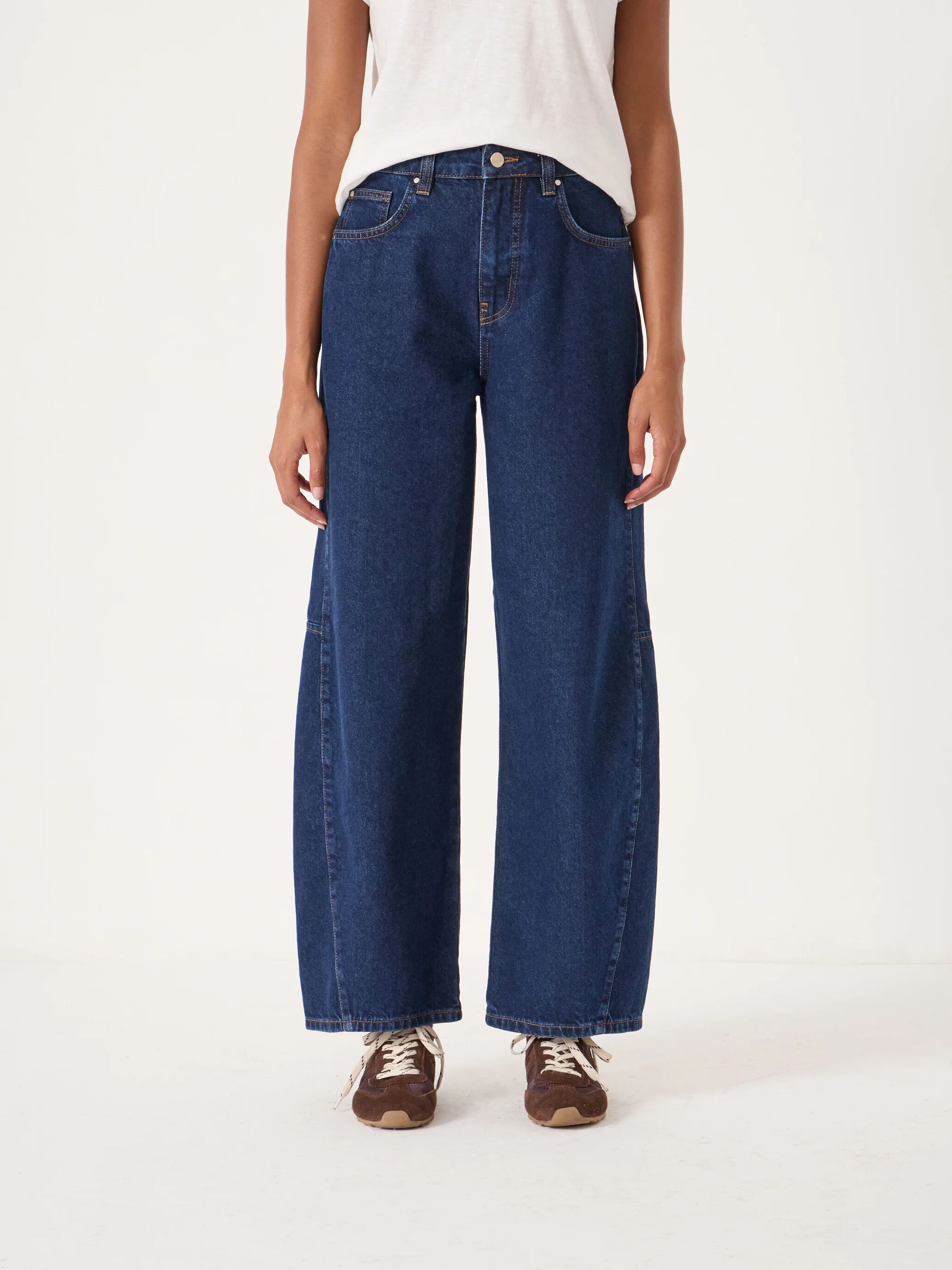 Bree Horseshoe Barrel Leg Jeans