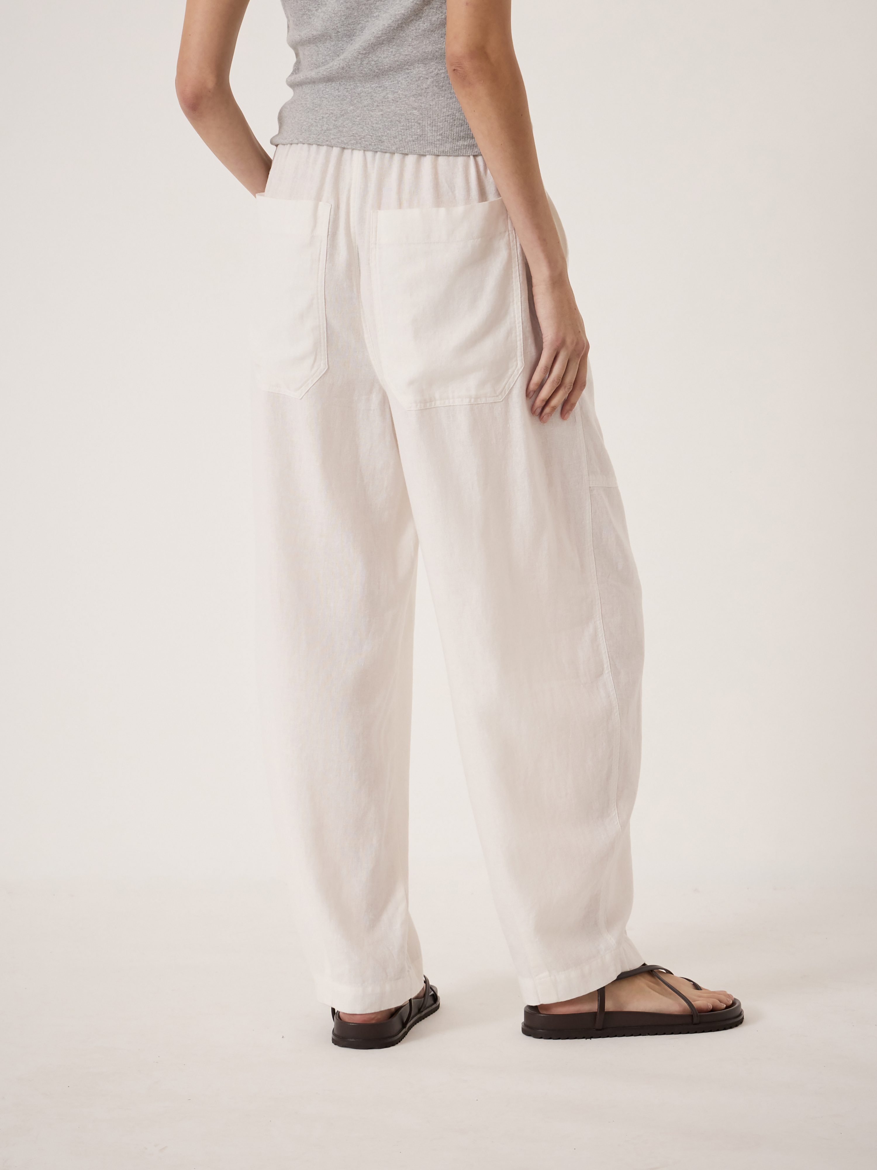Tovi Linen Blend Barrel Leg Trousers