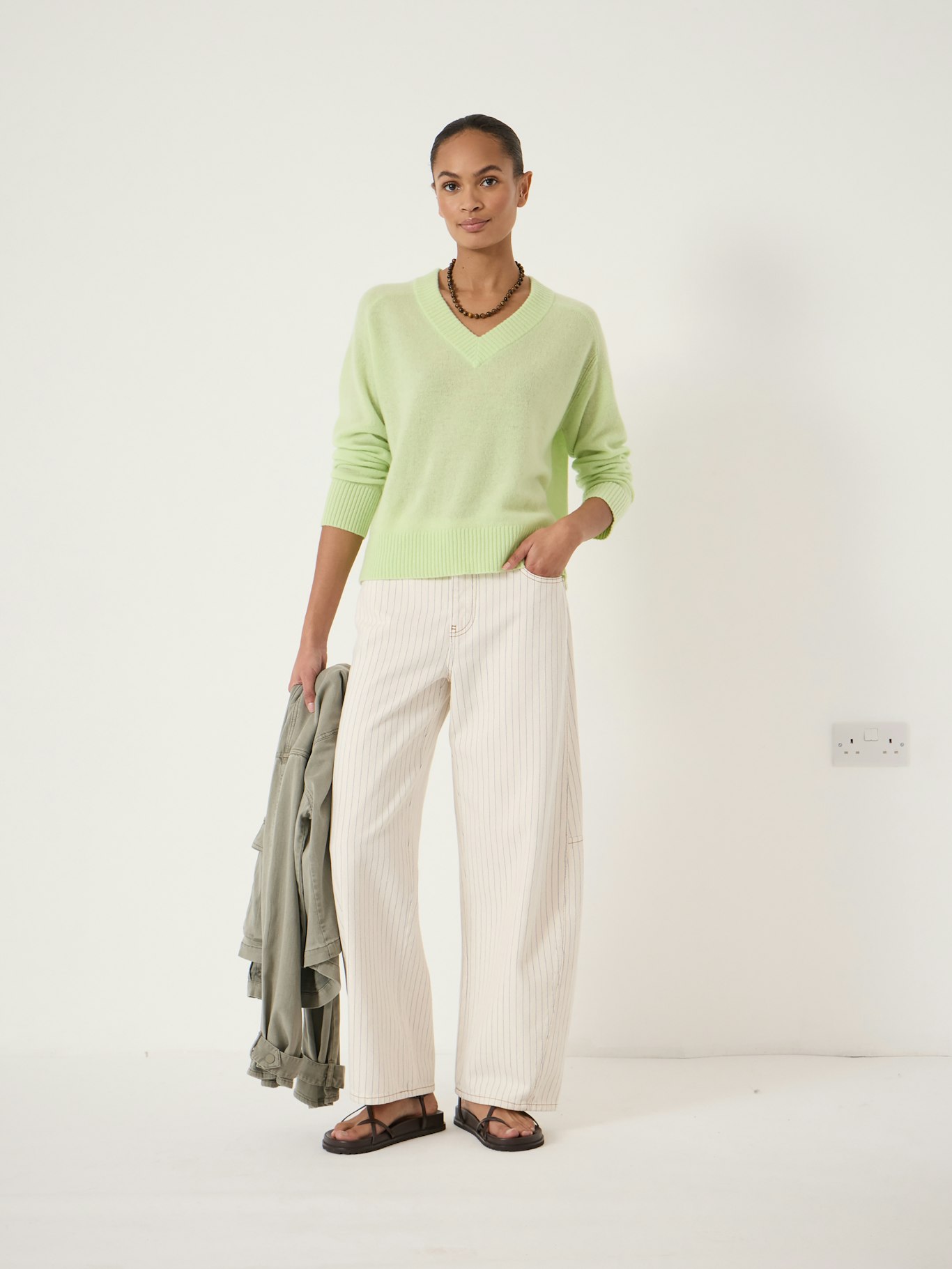014395-2242-02 Colette Cashmere V-Neck Saddle Sleeve Jumper