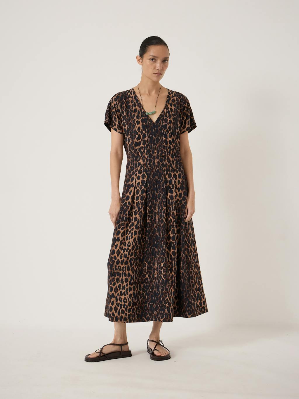 015249-4833-01 Bronte Pleated Air Flow Midi Dress