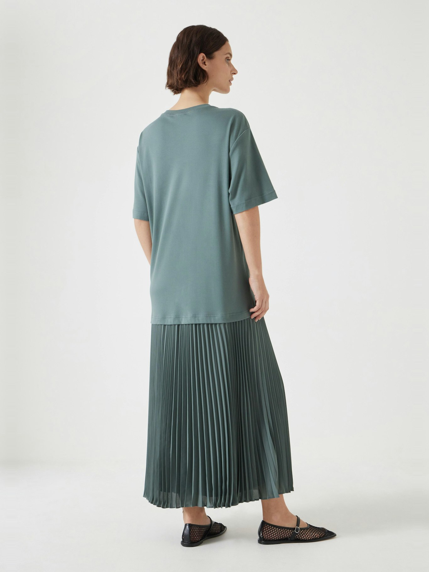 013254-1833-03 Esme Short Sleeve Pleated Midi Dress