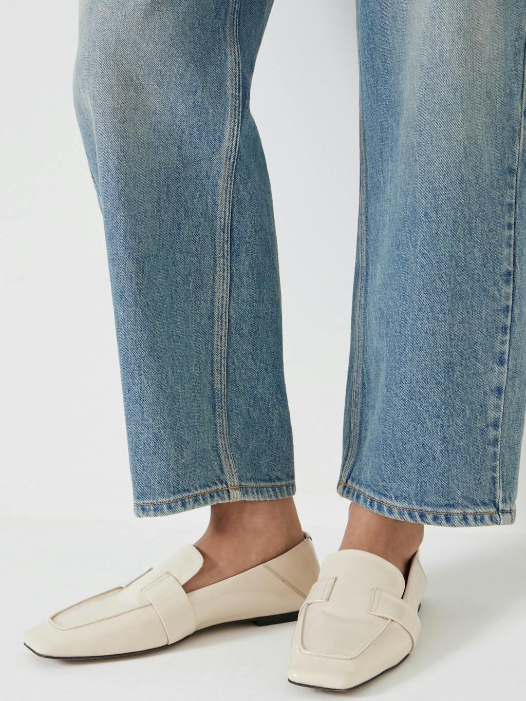 012648-0001-02 Sora Square-Toe Suede Loafers