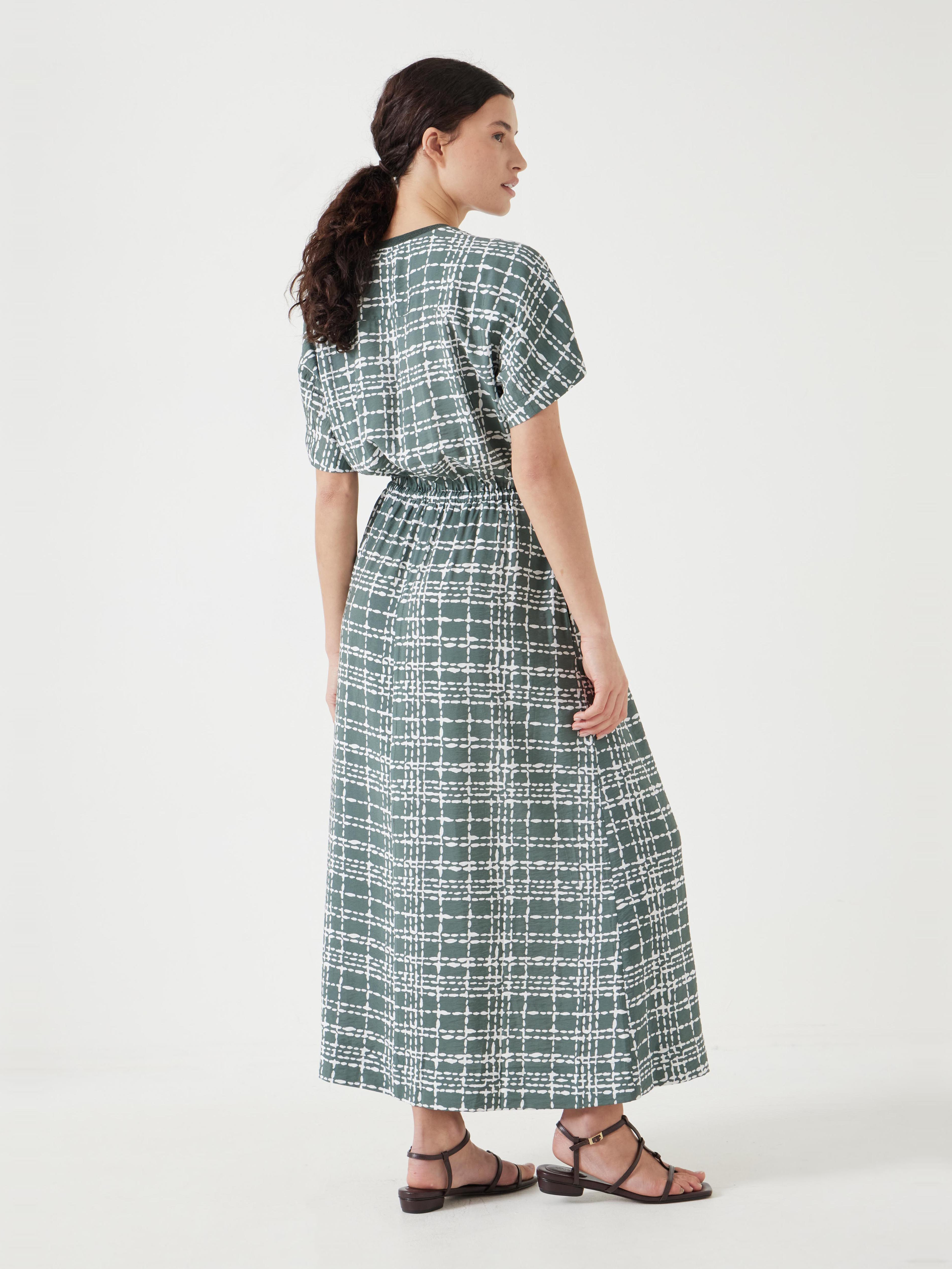 Air Flow Short Sleeve Crew Neck Midi Dress