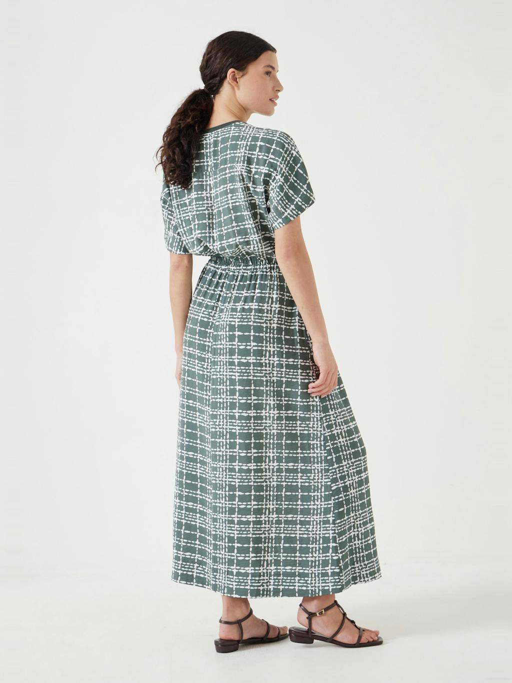 012712-4799-03 Air Flow Short Sleeve Crew Neck Midi Dress