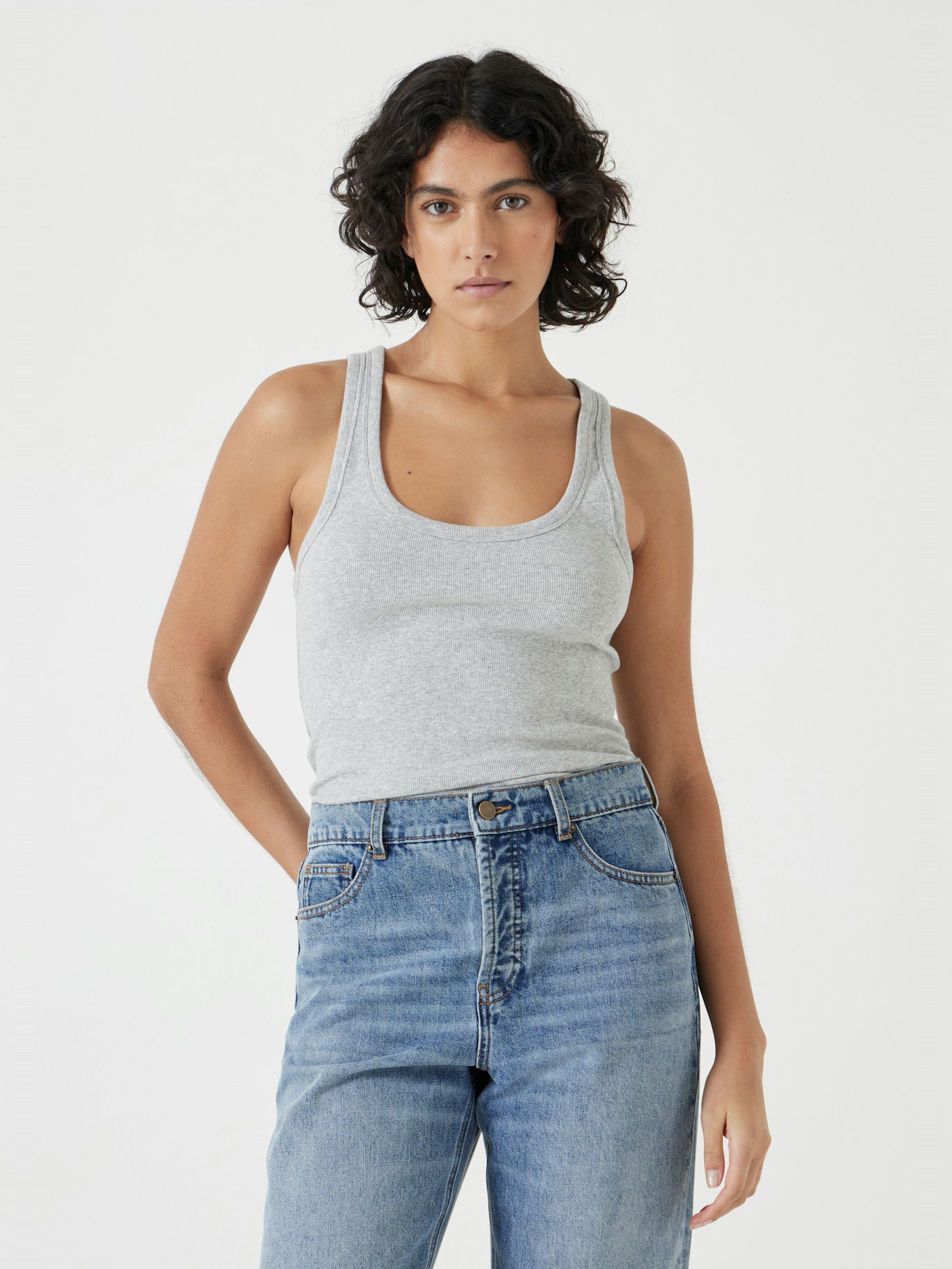 012669-4801-01 Scoop Neck Ribbed Vest