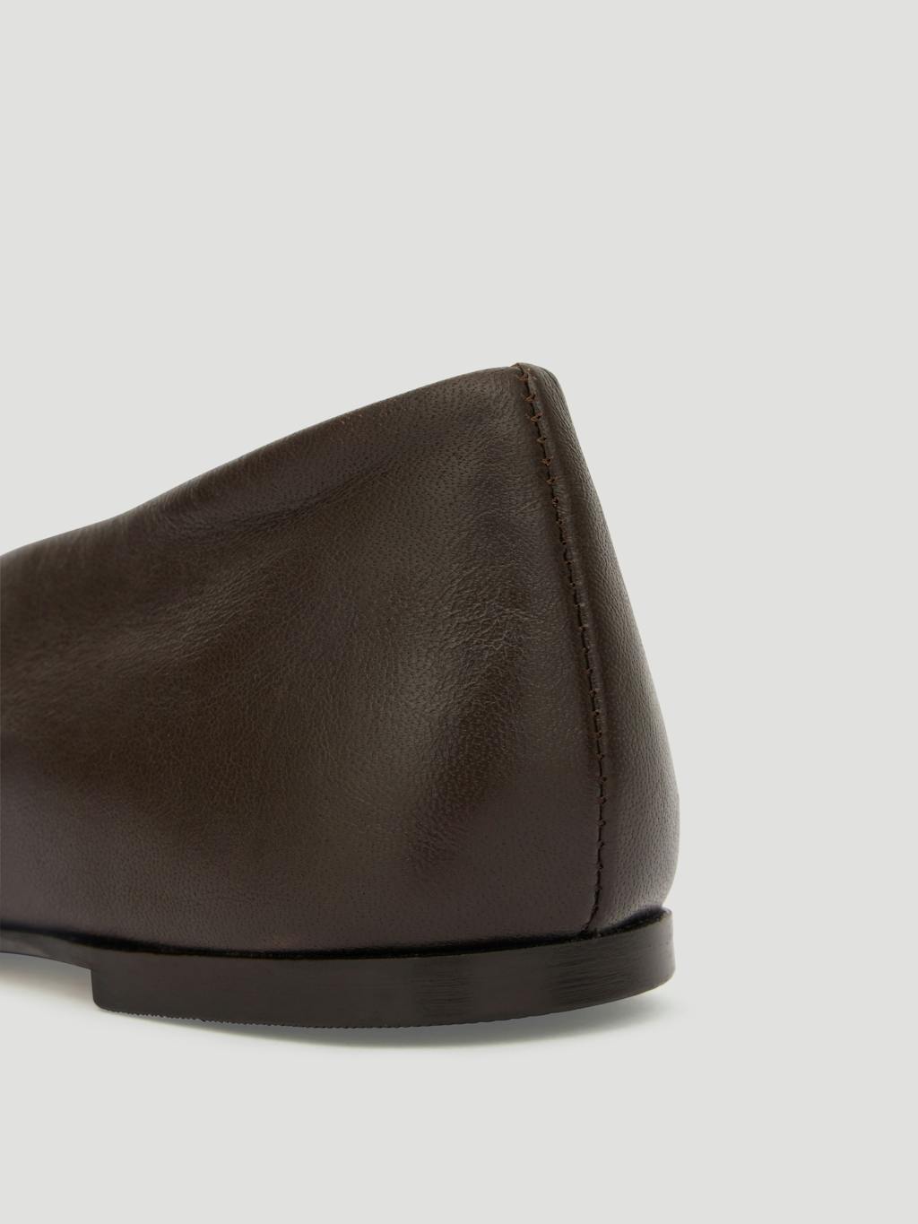 015220-0450-04 Bertie Round Toe Leather Ballet Flats