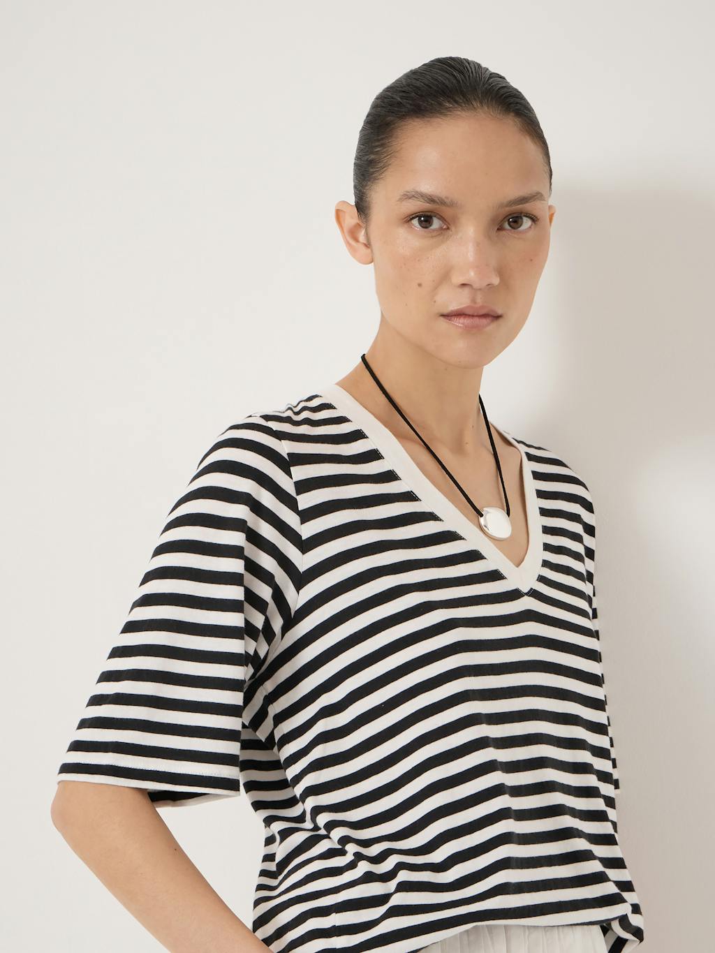 014492-0456-04 Reece Stripe V Neck Drapey T-Shirt