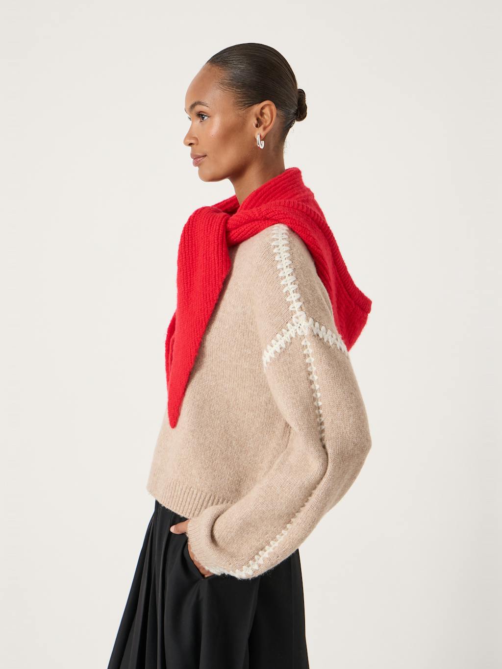 014150-1044-04 Knitted Hooded Scarf