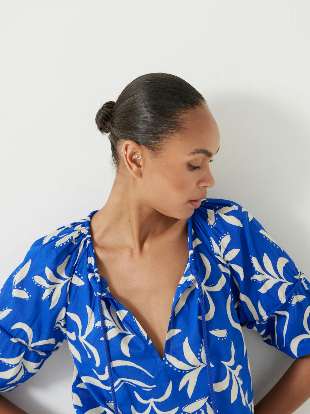 013390-4811-04 Printed Cotton Balloon Sleeve Blouse