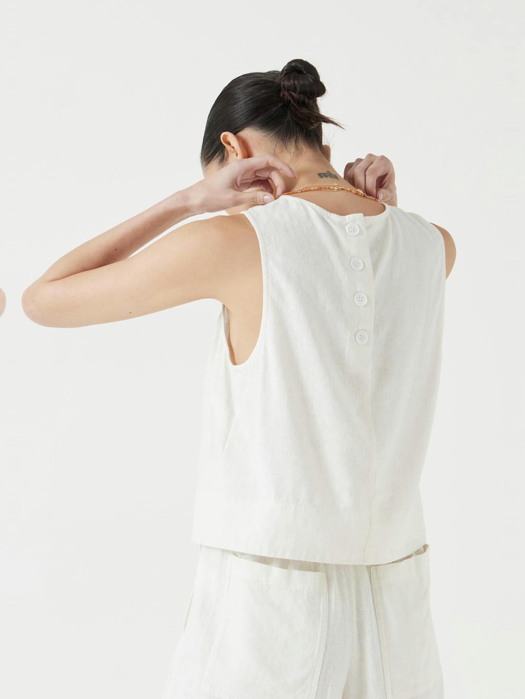 013339-0001-03 Vera Linen Blend Shell Top