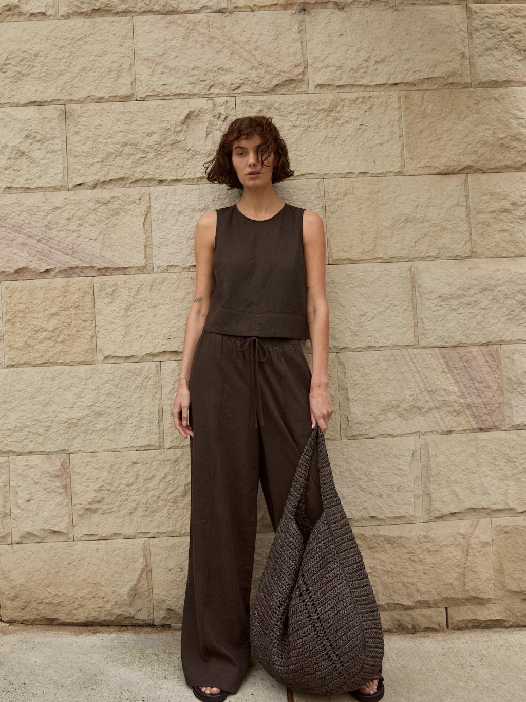 013339-0450-10 Vera Linen Blend Shell Top