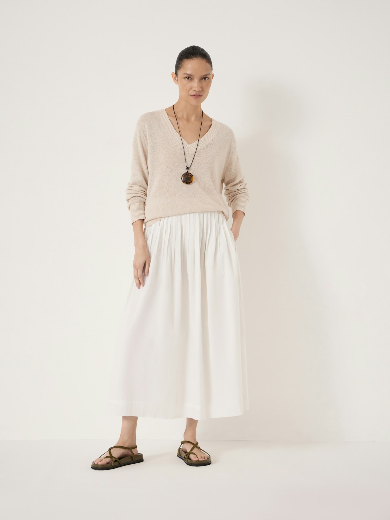 015098-0340-01 Coralie Linen Blend V Neck Jumper