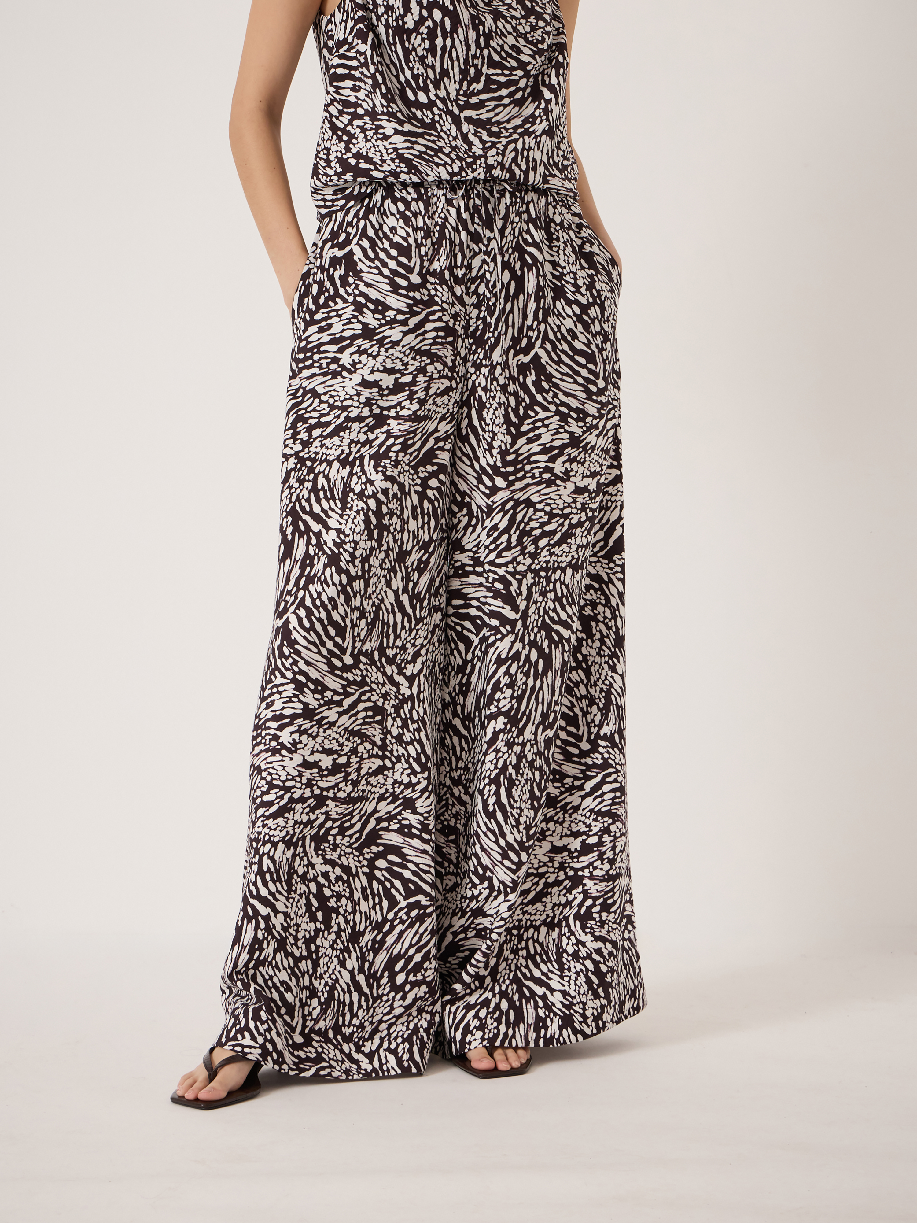 Arwen Air Flow Extra Wide Leg Trouser