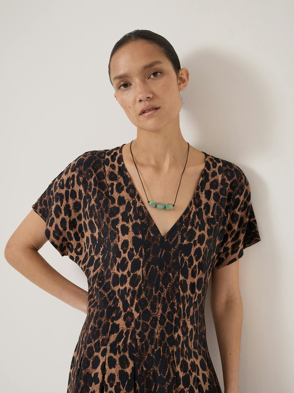 015249-4833-04 Bronte Pleated Air Flow Midi Dress