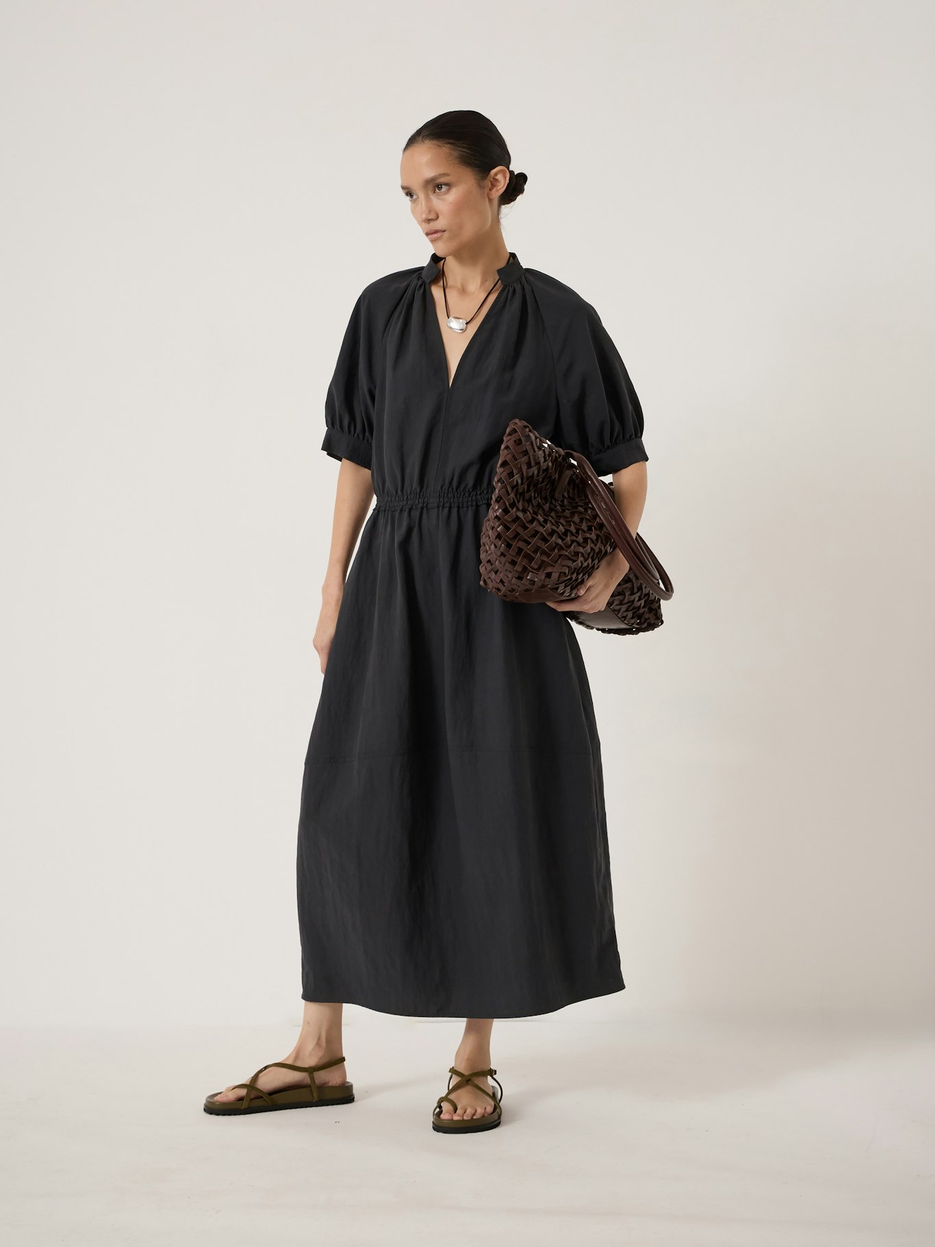 014376-1658-01 Isla Short Sleeve Midi Dress