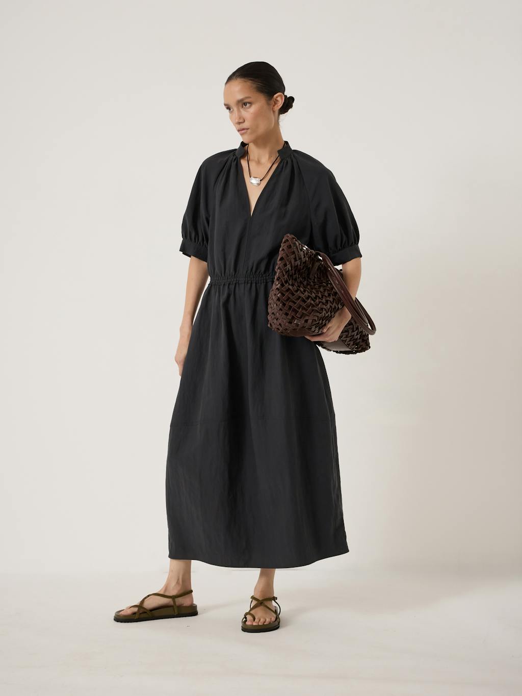 014376-1658-01 Isla Short Sleeve Midi Dress