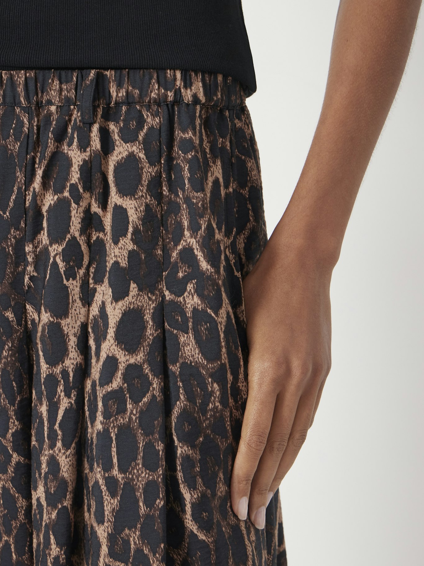 014265-4604-03 Ivy Pleated Midi Skirt