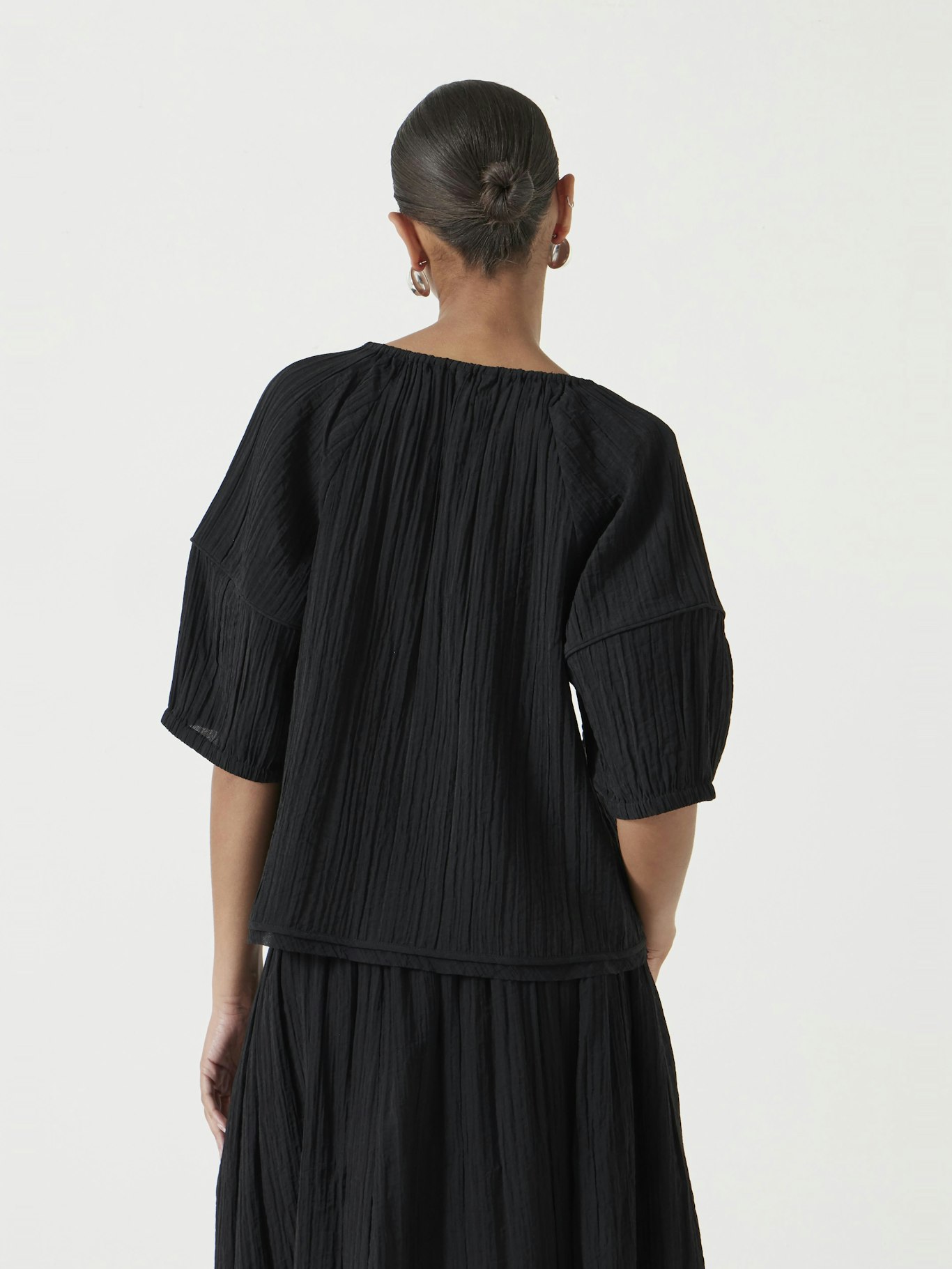 013758-0456-01 Mae Crinkle Balloon Sleeve Blouse