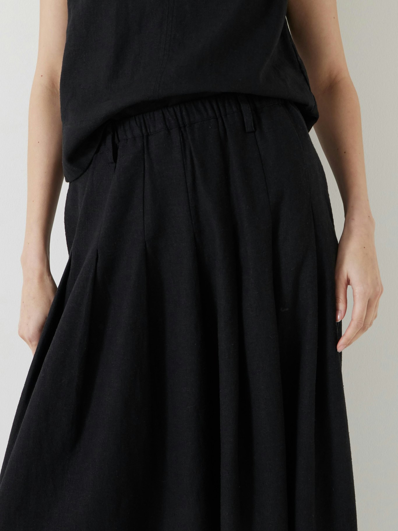 012960-0463-04 Ivy Pleated Linen Blend Midi Skirt