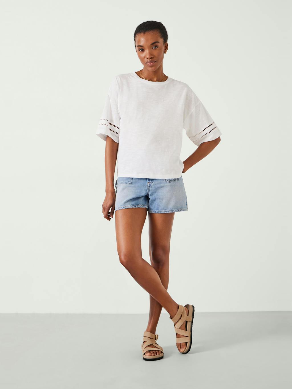 011171-0001-02 Lucie Lace Detail T-Shirt