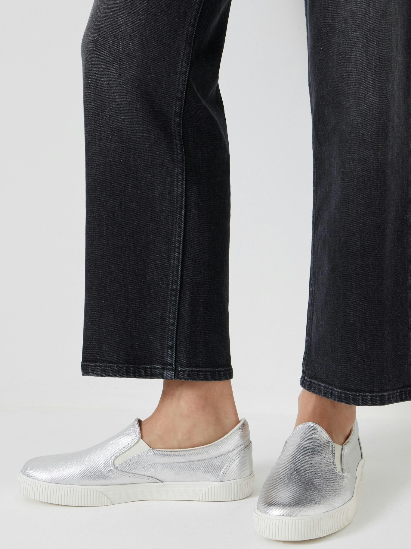 013279-2775-02 Gili Slip On Trainers