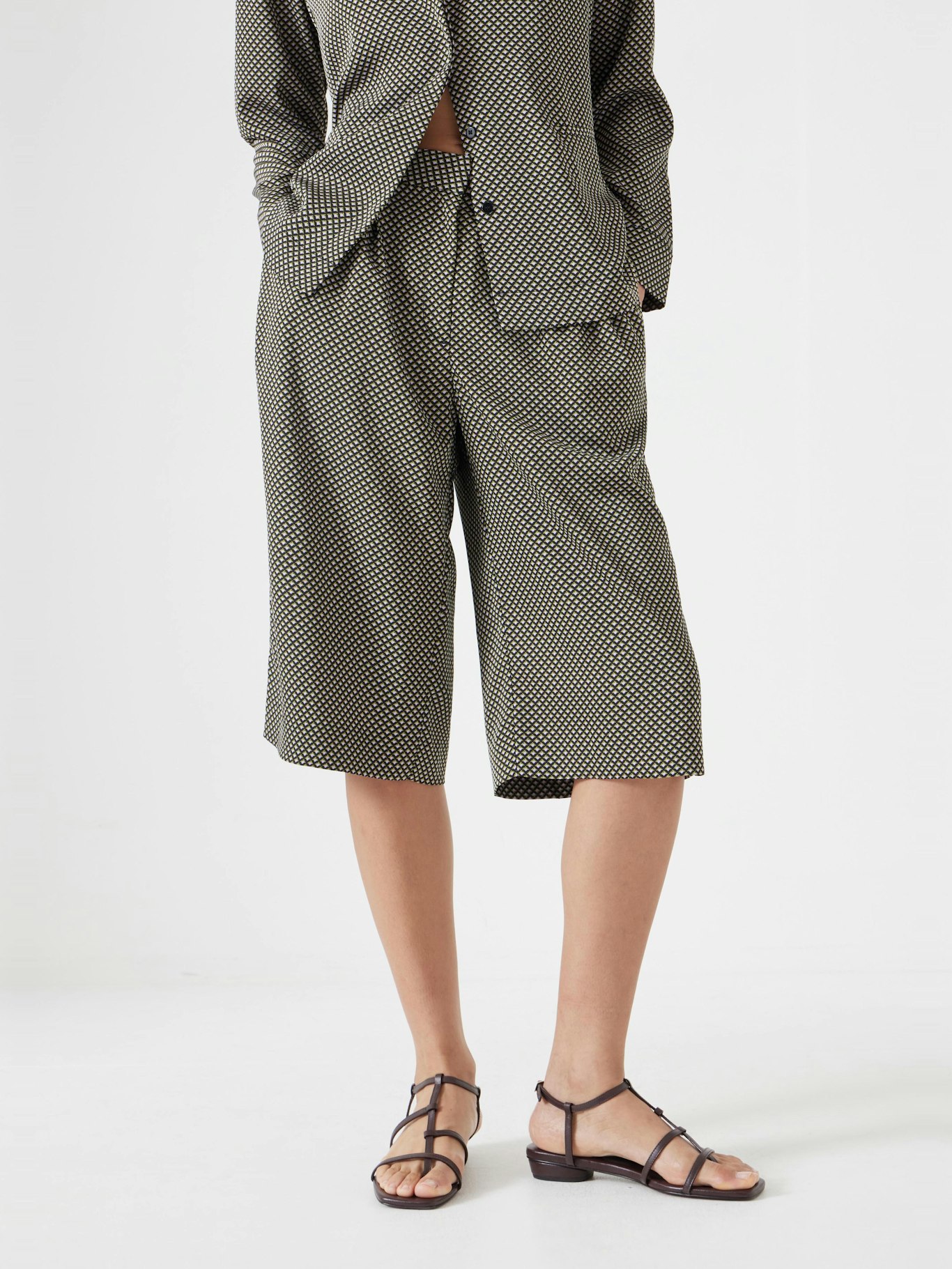 013253-4783-02 Lya Printed Long Bermuda Shorts