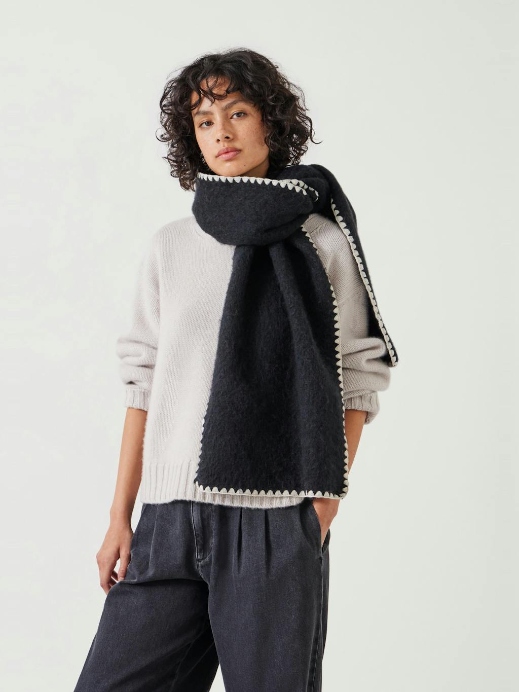 012265-0456-02 Blanket Stitch Scarf