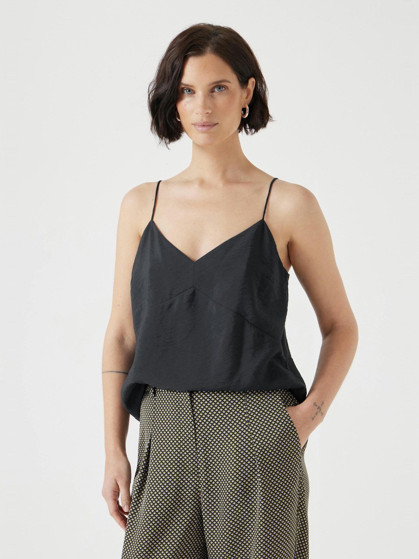 012795-0456-01 Thin Strap V-Neck Cami