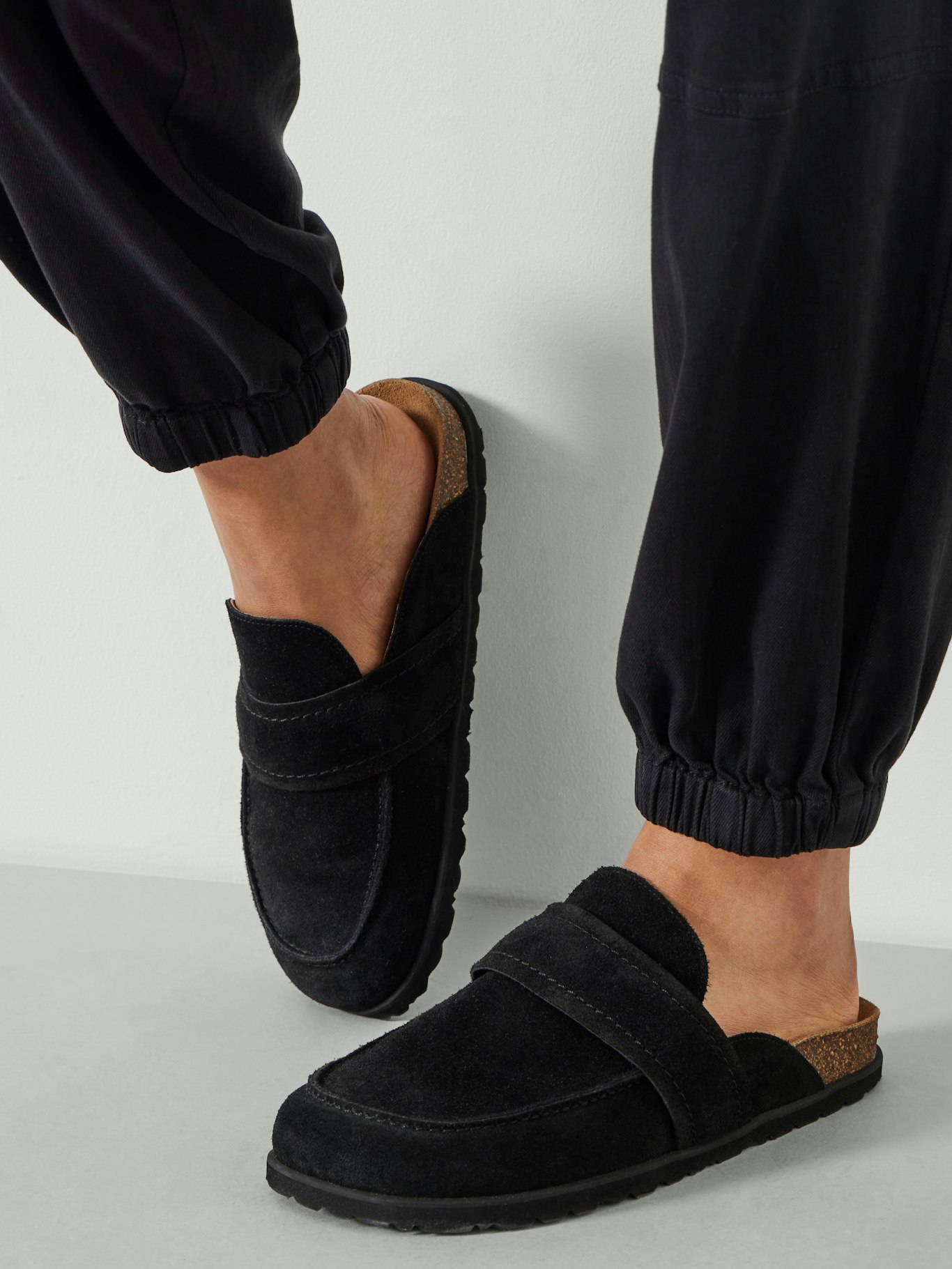 011778-0456-02 Pia Padded Suede Mules
