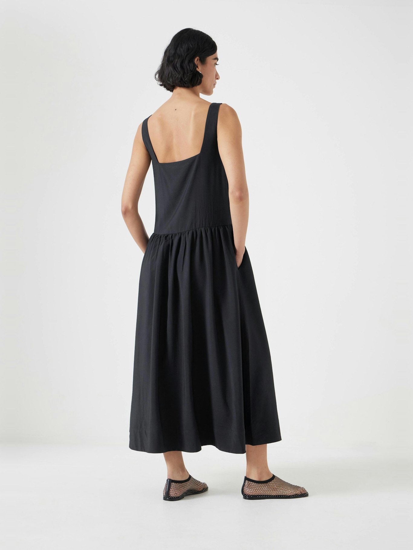 013619-0456-04 Air Flow Square Neck Midi Ballerina Dress