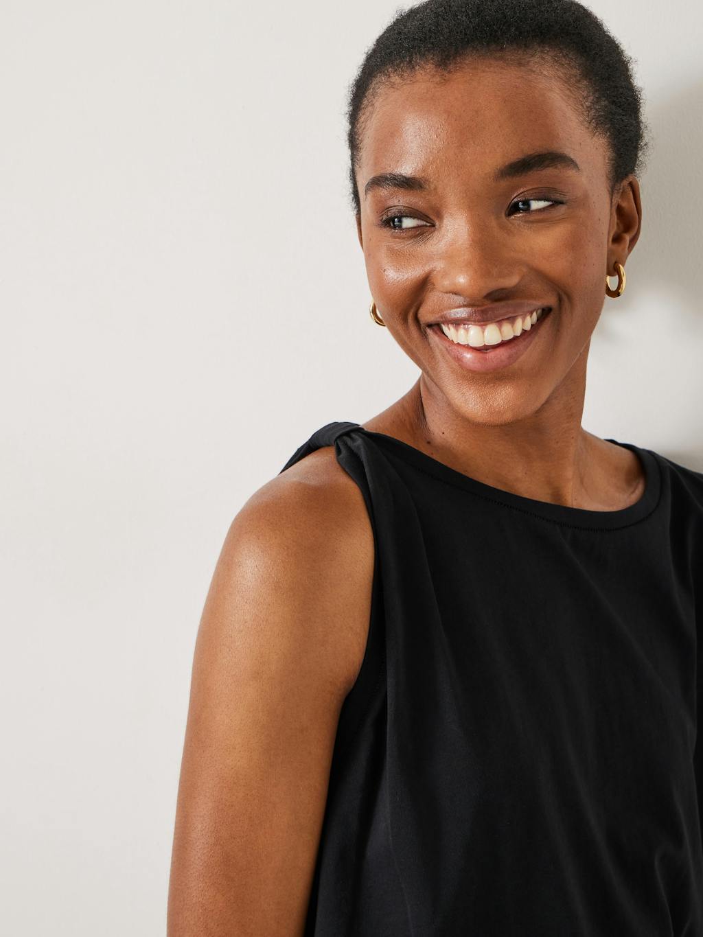 011217-0456-04 Jenna Knot Detail T-Shirt